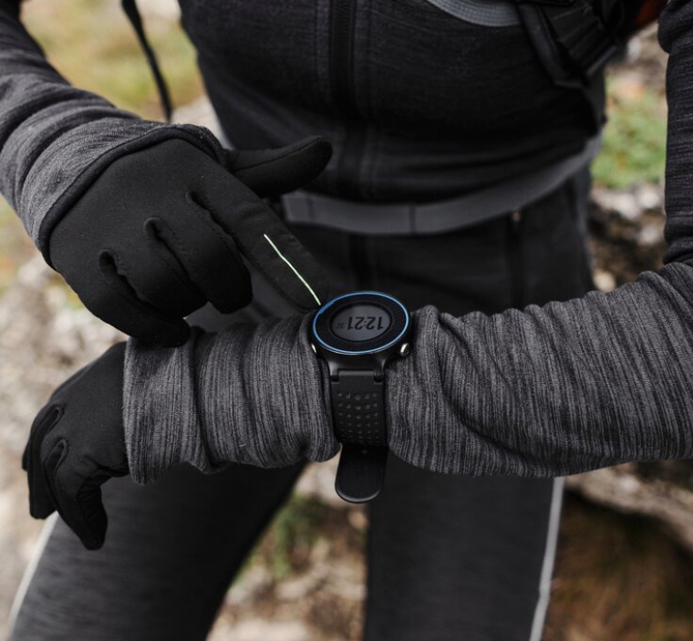 Tes GPS Garmin Forerunner 55 vs Forerunner 165. Selisih jarak, pace, dan heart rate terungkap. Masih layak dipakai atau upgrade?