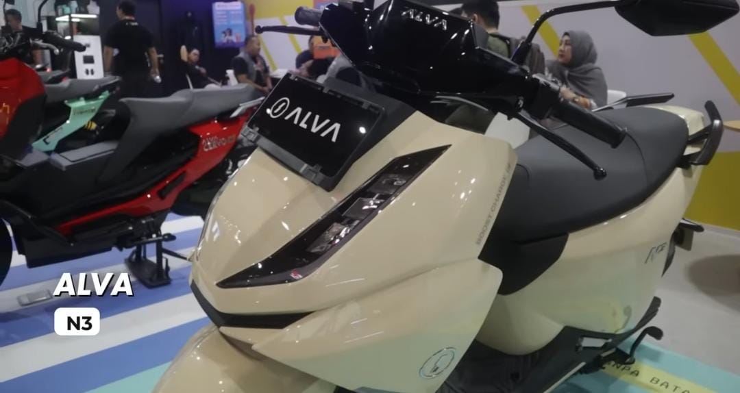 Alpha Servo X dan Alpha Entry Bebas hadir di PRJ 2025. Motor listrik bisa dibeli Rp1,5 juta lewat skema sewa baterai.