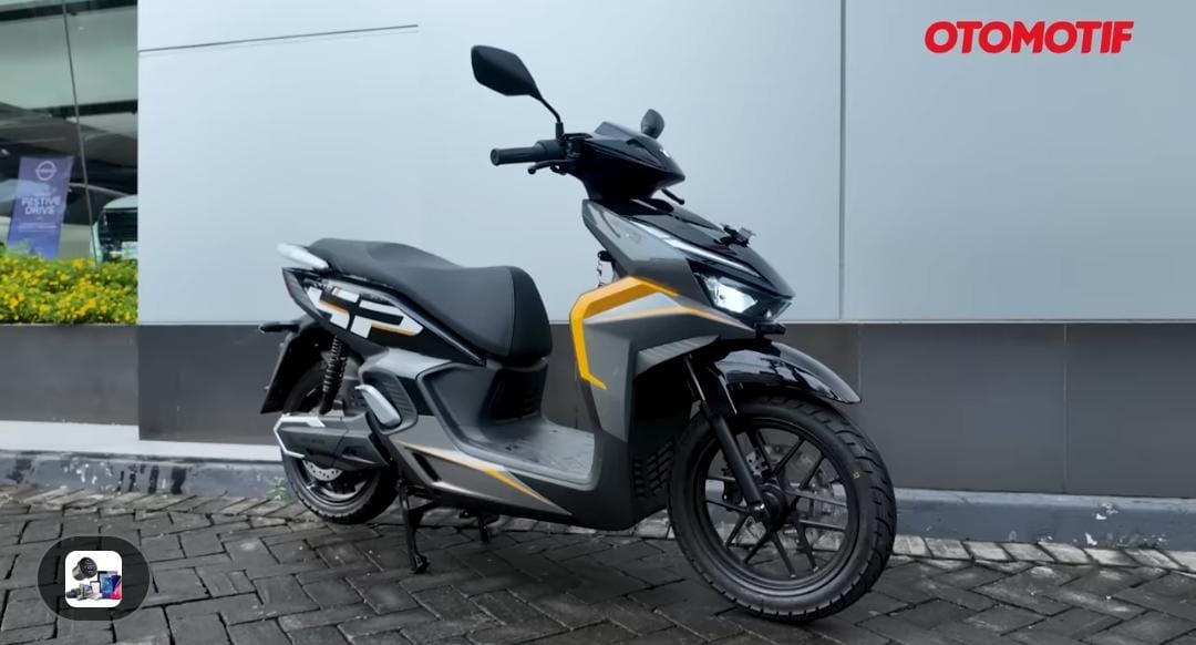 Indomobil EMotor Sprinto EV hadir dengan motor 3,5 kW dan layar TFT touchscreen. Harga Rp25,5 juta, ini spesifikasi lengkapnya.