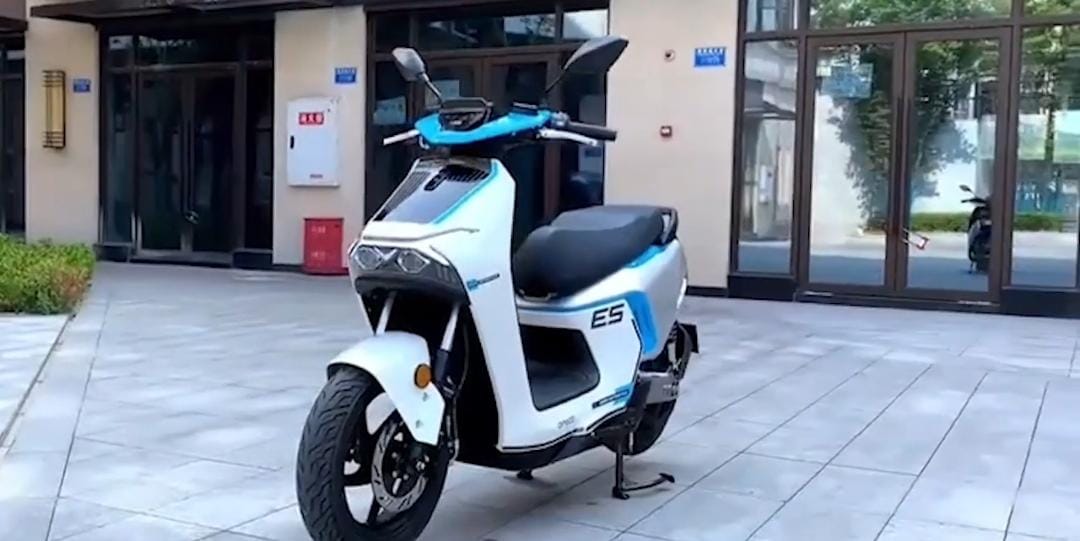 Zonin Sino ES5 hadir sebagai motor listrik stylish dengan rangka aluminium, baterai lithium, dan fitur pintar ramah lingkungan.