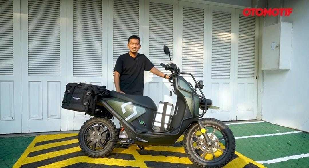 Motor listrik Charge Rimba siap meluncur, jarak 300 KM, 3 baterai, fitur canggih dan skema berlangganan menarik.
