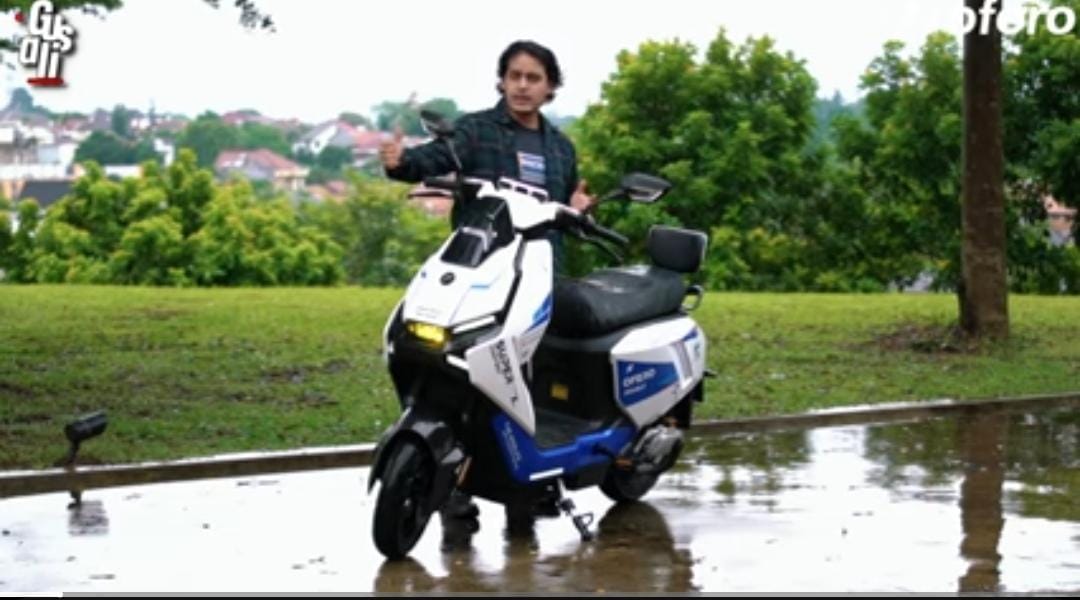 Overo Sterior 5 Lit hadir dengan jarak tempuh 130 km, torsi 87 Nm, ABS dan fitur lengkap. Harga mulai Rp19,9 juta.