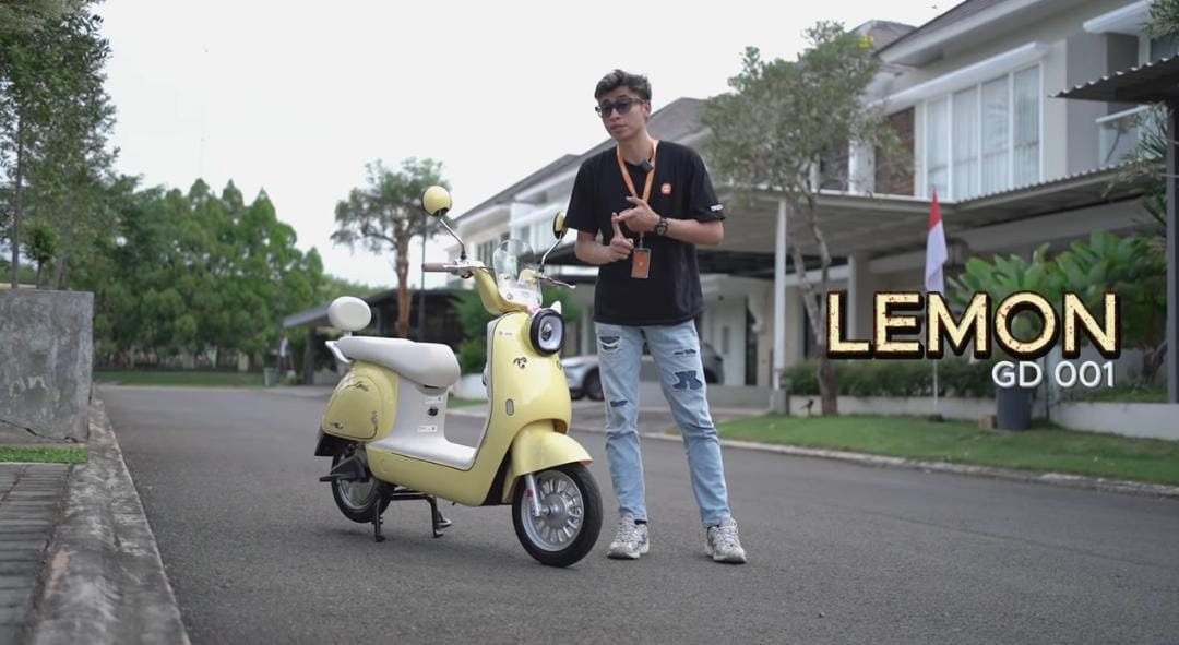 Sepeda listrik Goda GD001 Lemon hadir dengan desain feminim, fitur Autopi, EABS, dan IoT, kecepatan 40 km/jam.