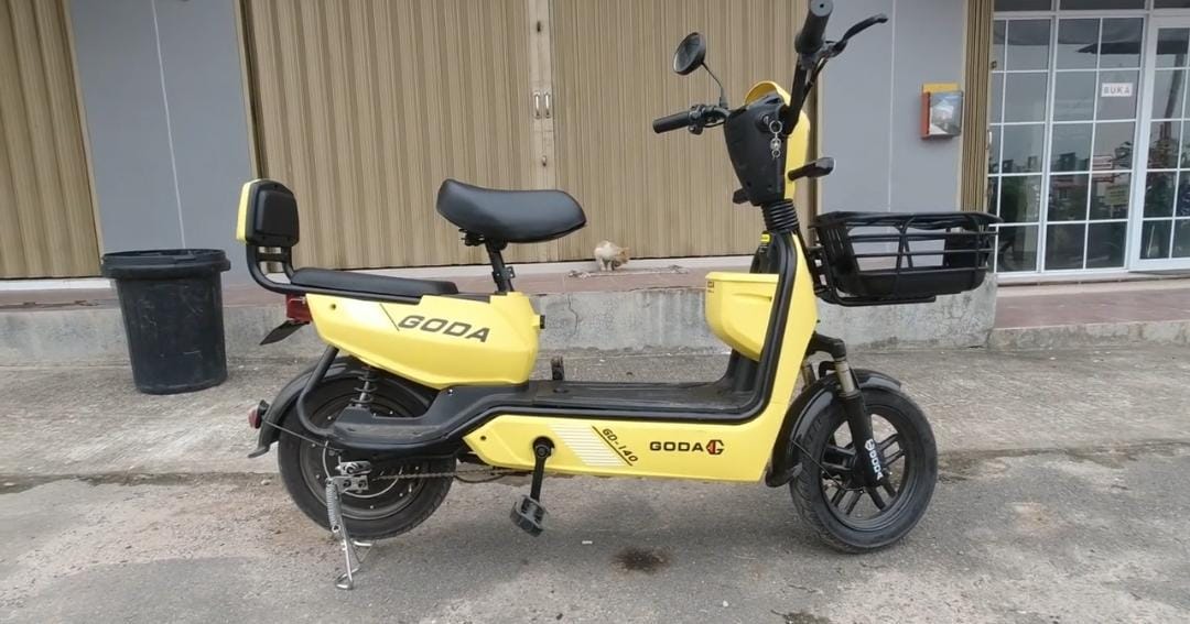 Review sepeda listrik Goda D140, harga Rp5,6 juta, kecepatan 40 km/jam, jarak tempuh 40-50 km. Layak untuk harian?