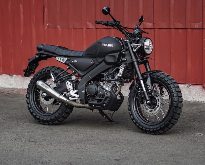 Cek detail Yamaha XSR 155 2025 warna Metallic Brown! Motor retro modern paling kencang dengan fitur VVA dan suspensi USD. Harga Rp 39 jutaan!
