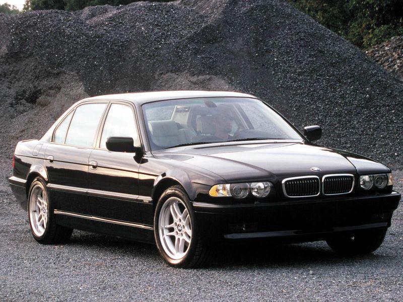 Mendang mending sedan 2000-an, pilih Civic FD, Teana, atau BMW E36? Simak ulasan lengkap plus risiko perawatannya.