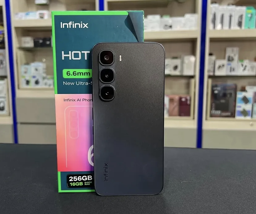 Review jujur Infinix Hot 60 Pro setelah 2 minggu! Bukan cuma bodi tipis 6,6 mm, tapi performa Helio G200 &amp; update Android 3 tahun bikin nagi