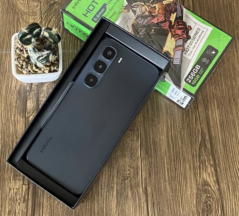 Infinix Hot 60 Pro resmi rilis! HP 2 jutaan tertipis 6,6 mm dengan layar AMOLED 144Hz dan update 5 tahun. Cek spesifikasi lengkap si King Ph