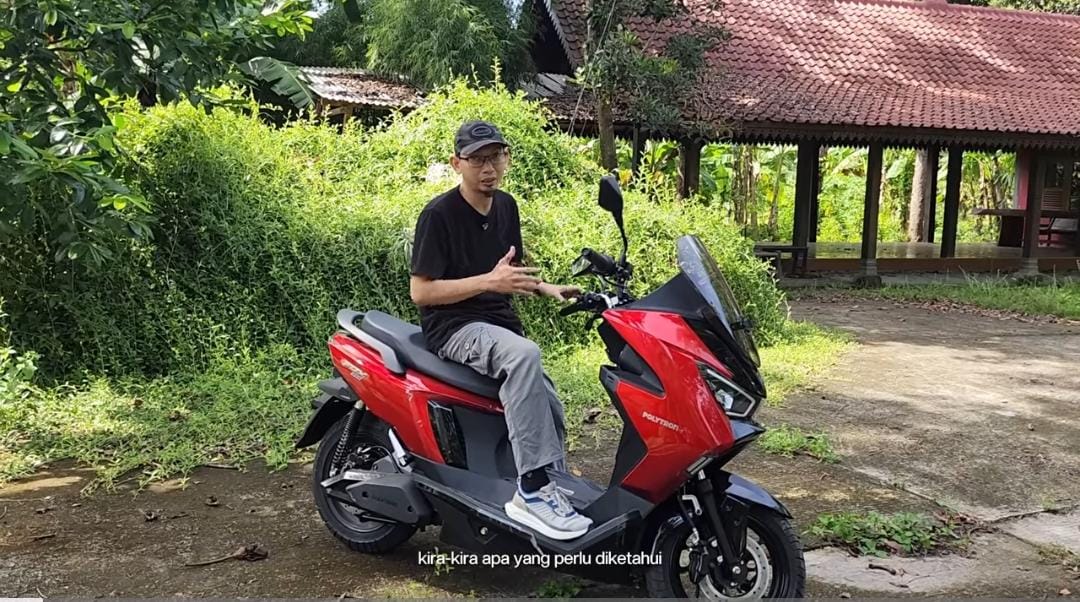 Polytron Fox 350 hadir dengan motor 3.000 watt, top speed 95 km/jam dan jarak 130 km. Cocok untuk pengguna baru motor listrik.