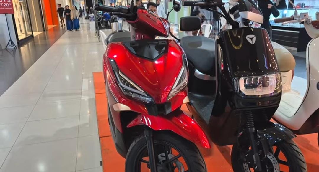 Indomobil EMotor QT hadir Rp15 jutaan, jarak 130 km dan fitur TCS. Simak beda QT dan QT Pro di IMS 2026!