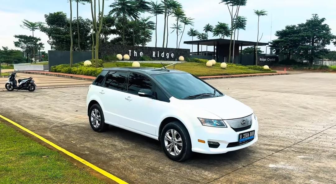 BYD E6 2018 dijual Rp100 jutaan, baterai 82 kWh jarak tempuh 400 km, sudah direstorasi dan siap pakai.