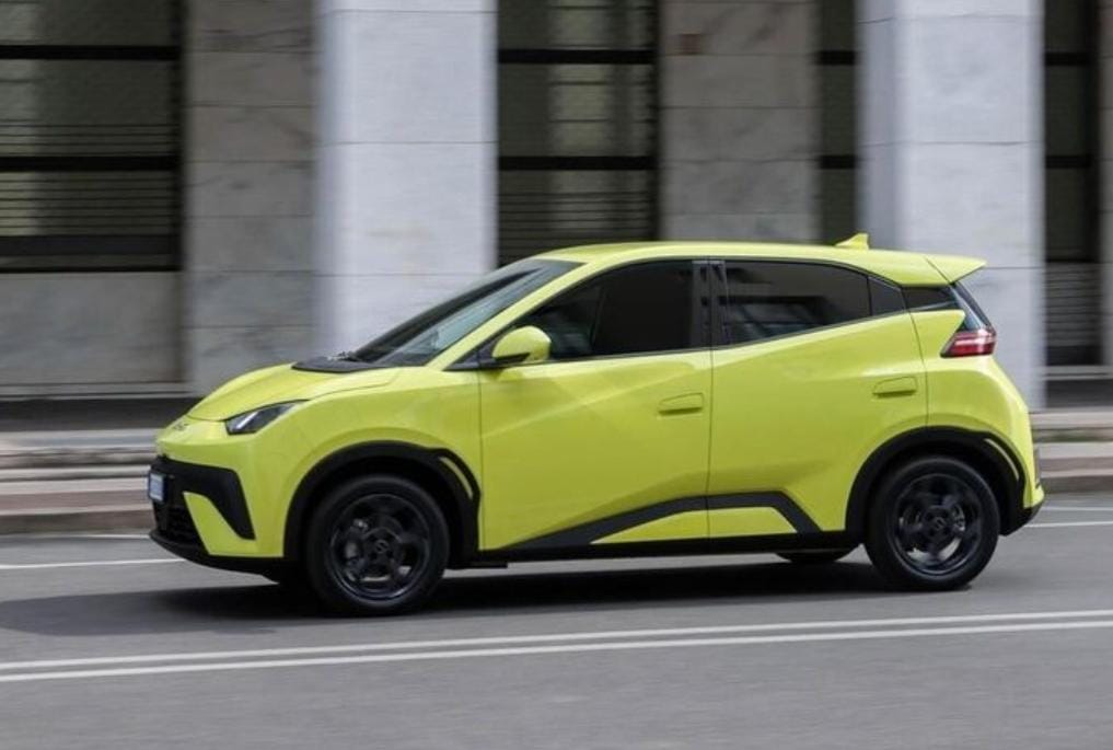BYD Atto 1 meluncur di GIIAS 2025, harga Rp195 juta, 5 pintu, range 380 km, fitur lengkap dan tenaga terbesar di kelasnya.