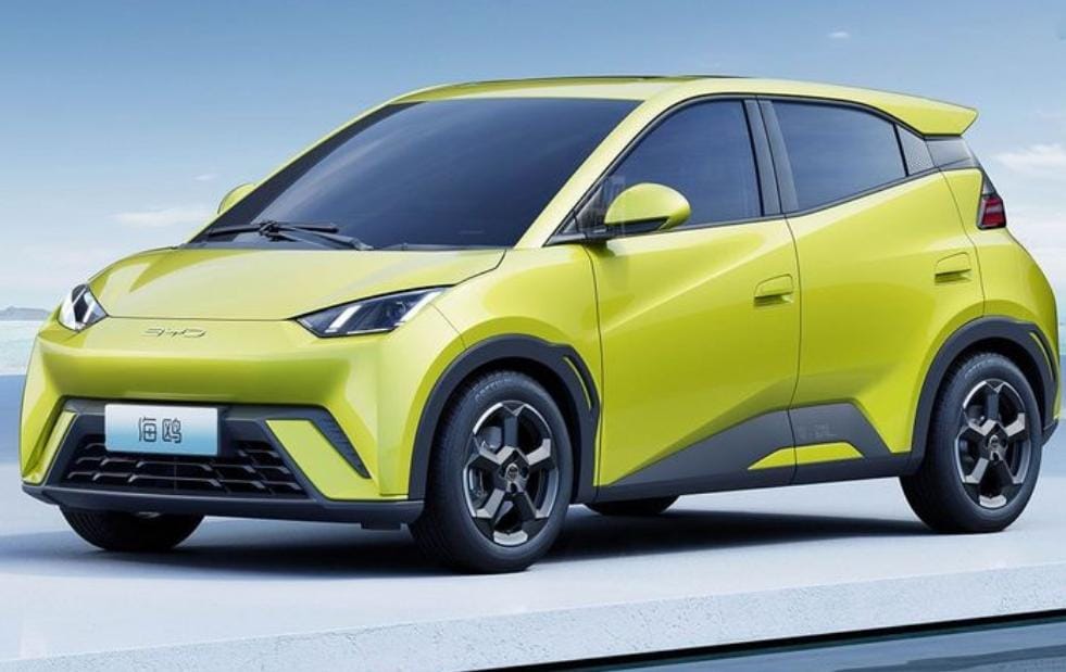 BYD Atto 1 dibanderol Rp195 juta, mobil listrik rasa LCGC dengan fitur modern dan jarak tempuh hingga 380 km.