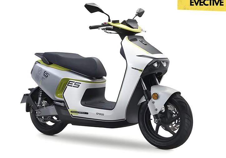 Zongsen S5 motor listrik 5.000W dengan 3 baterai litium, top speed 85 km/jam dan fitur TFT modern. Cek spesifikasi lengkapnya!