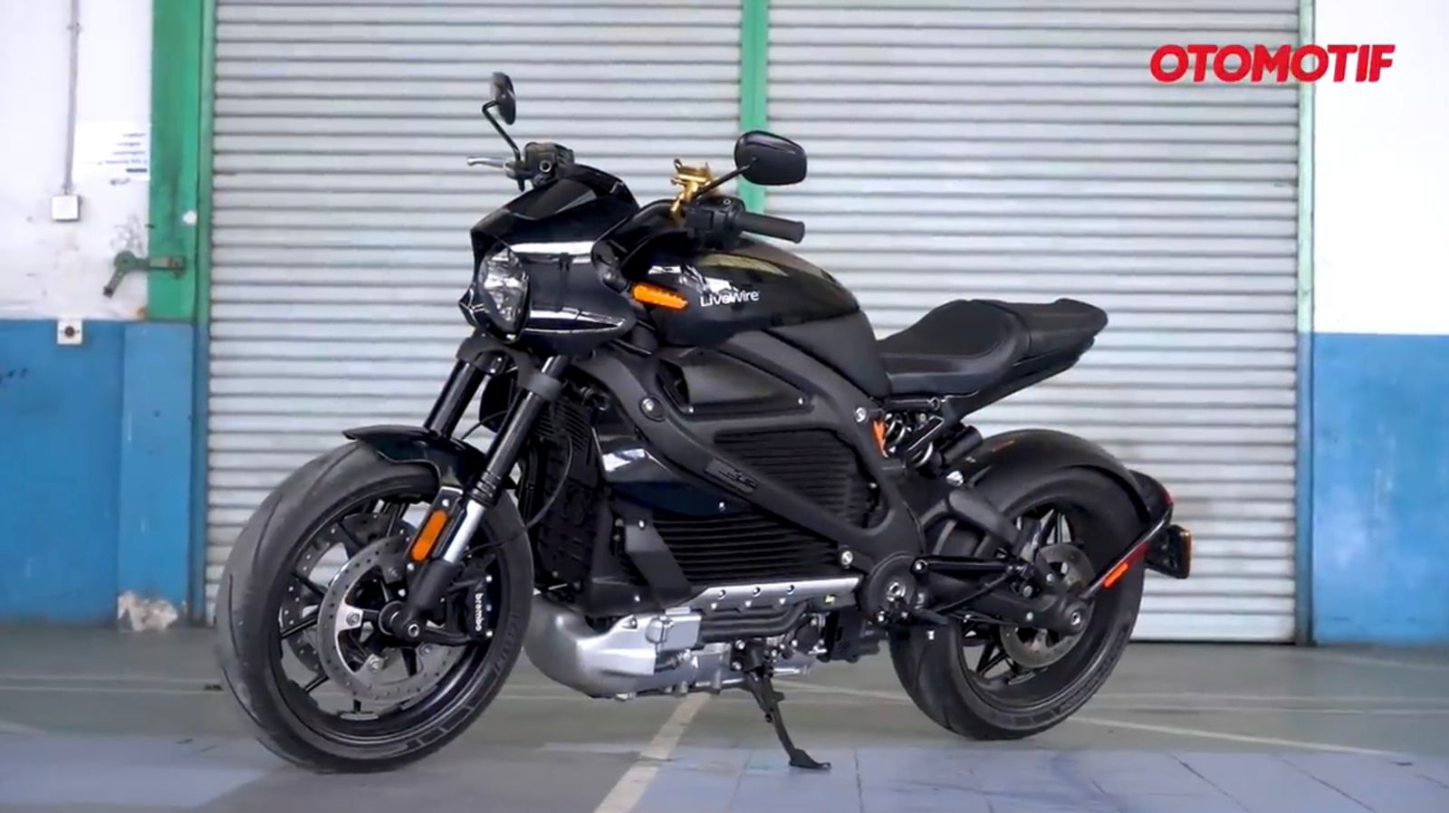 LiveWire One, motor listrik turunan Harley Davidson bertenaga 100 HP, fast charging 1 jam, harga tembus Rp1 miliar.