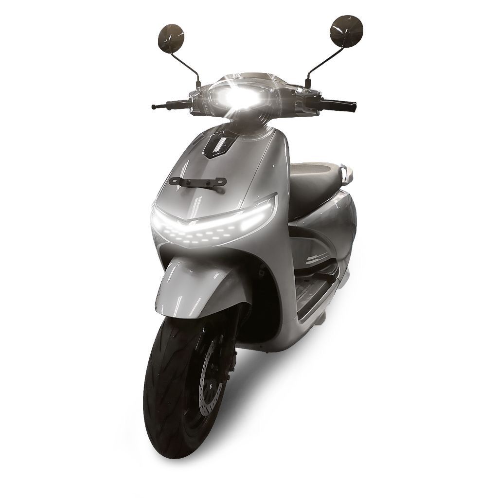 Review Yadea 8S Pro setelah 2 tahun pakai. Biaya listrik Rp50 ribu per bulan, upgrade baterai lithium bikin jarak tempuh tembus 100 km.