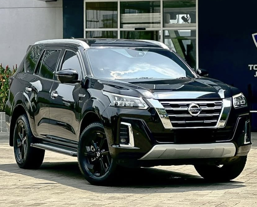 Cek review Nissan Terra 2025! SUV 4x4 paling tangguh dengan tenaga 190 HP dan audio Bose. Siap libas Pajero &amp; Fortuner di medan offroad!