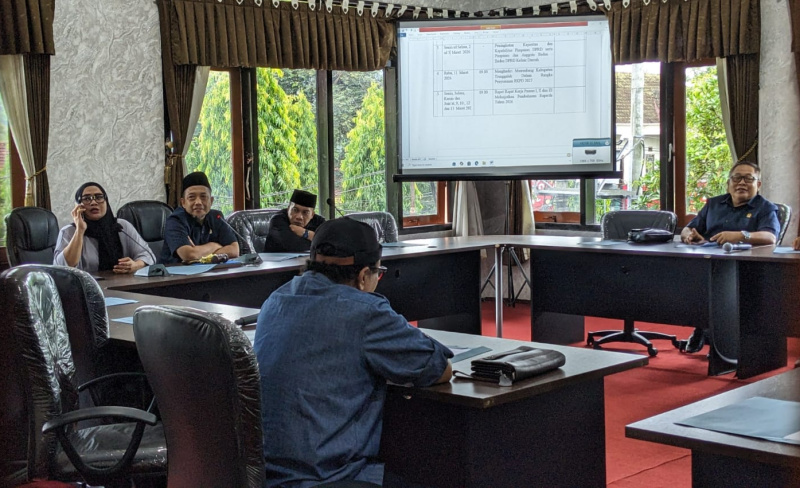 Rapat Banmus yang membahas kegiatan DPRD Trenggalek selama bulan Ramadan dan beberapa bulan mendatang. 