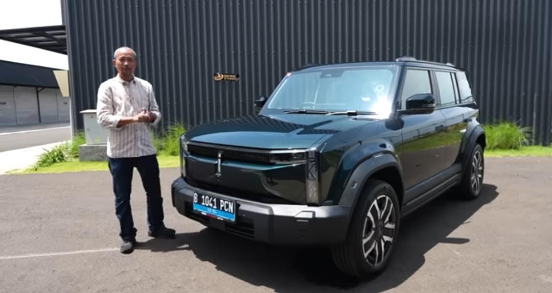 Chery J6 siap meluncur di Indonesia. SUV listrik bergaya offroad ini punya tenaga 279 HP, fitur lengkap, dan harga diprediksi Rp500&ndash;600 jutaan.