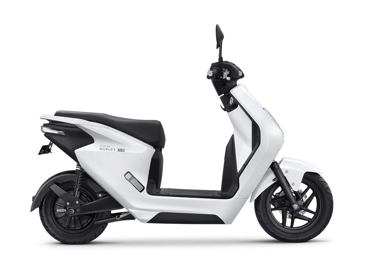3 motor listrik Honda 2025 hadir dengan spesifikasi, jarak tempuh, waktu cas, dan harga OTR Jember. Ini detail lengkapnya.