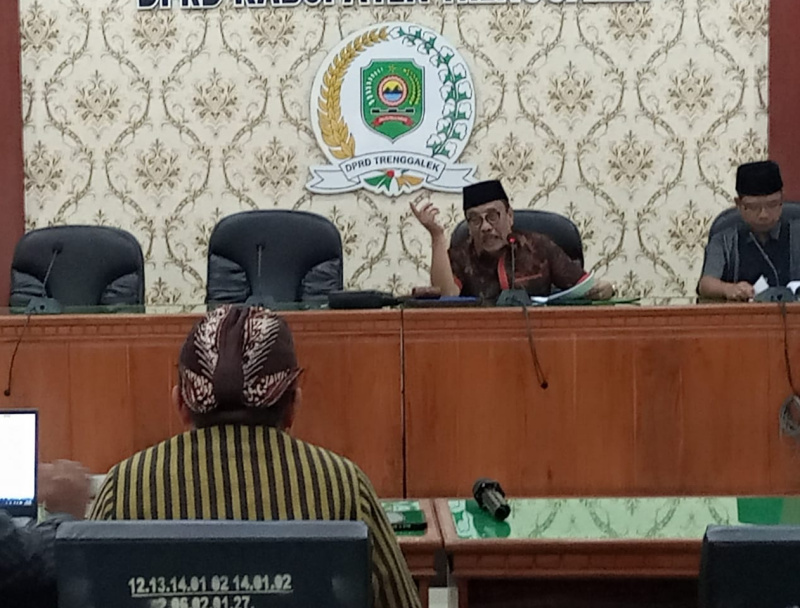 Rapat antara Pansus I dengan Tim Asisten Pemerintah Daerah