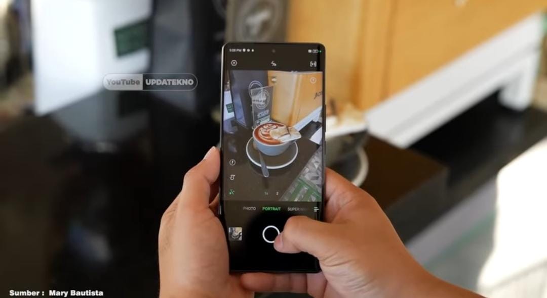 7 HP 2 jutaan dengan kamera OIS terbaik 2025, hasil foto stabil dan tajam. Ada Samsung, Redmi, Infinix, hingga Poco.
