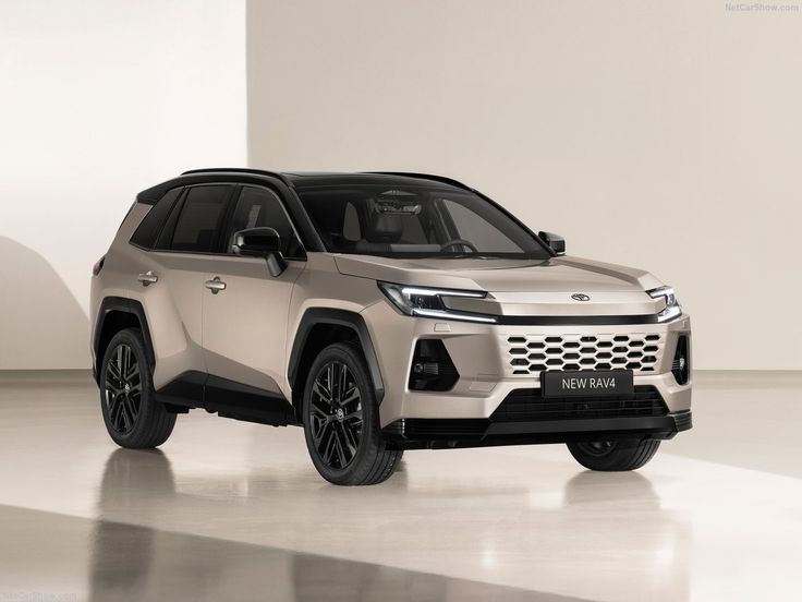 Toyota Land Cruiser Prado Hybrid 2026 hadir dengan tenaga 457 HP dan teknologi hybrid 48V, tetap tangguh di medan offroad ekstrem.(Pinterest)