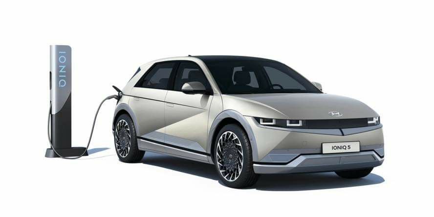 Daftar mobil listrik terlaris di Indonesia November 2025 versi GAIKINDO. BYD Atto 1 memimpin penjualan, disusul Jaecoo J5 EV dan BYD M6.