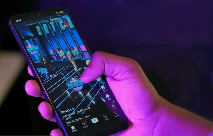 Daftar hp canggih harga 1 jutaan 2026 dengan layar 120Hz, kamera 50MP, dan baterai besar. Pilihan terbaik dari Samsung hingga Realme.