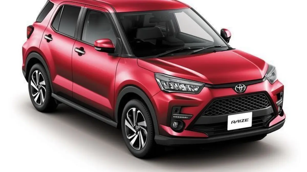 Perbandingan Honda WRV vs Toyota Raize di segmen small SUV Indonesia. Simak duel desain, fitur, mesin, dan kenyamanan keduanya.