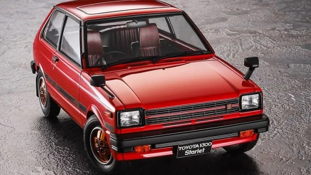 Toyota Starlet 1994 dijual Rp33,5 juta di Magelang. Pajak hidup, mesin 1000 cc masih halus dan sudah power steering.