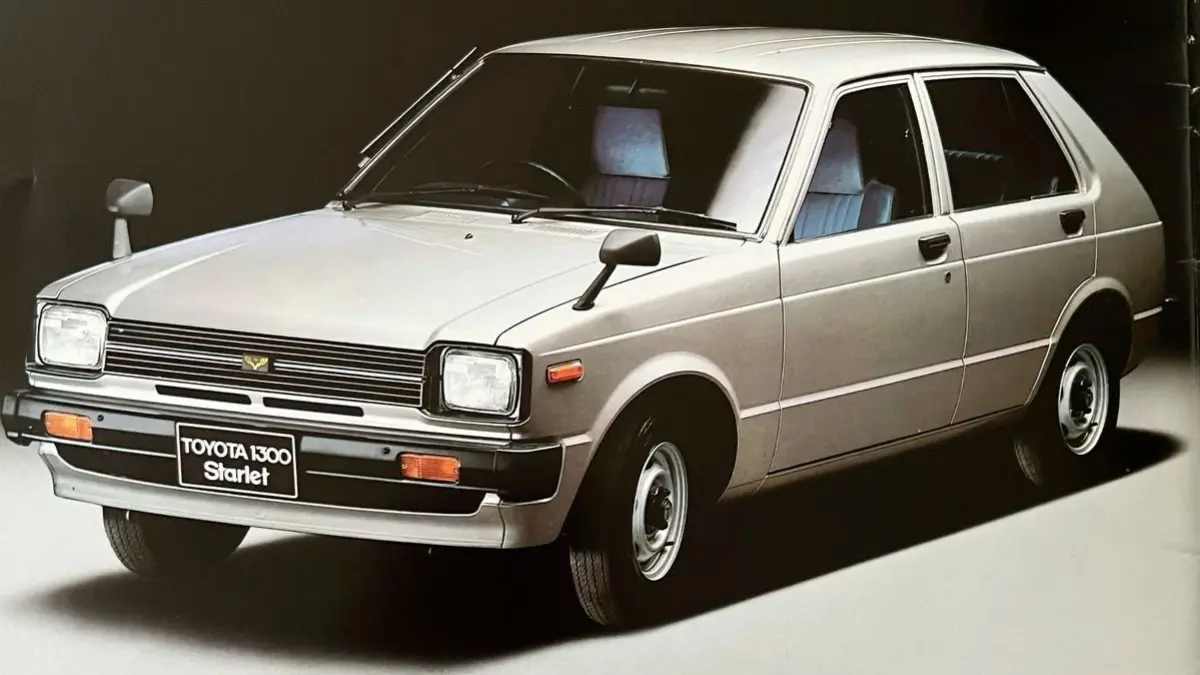 Toyota Starlet 86 bekas viral setelah dibeli lewat tukar tambah. Mesinnya masih hidup dan langsung dipakai belajar mengemudi.