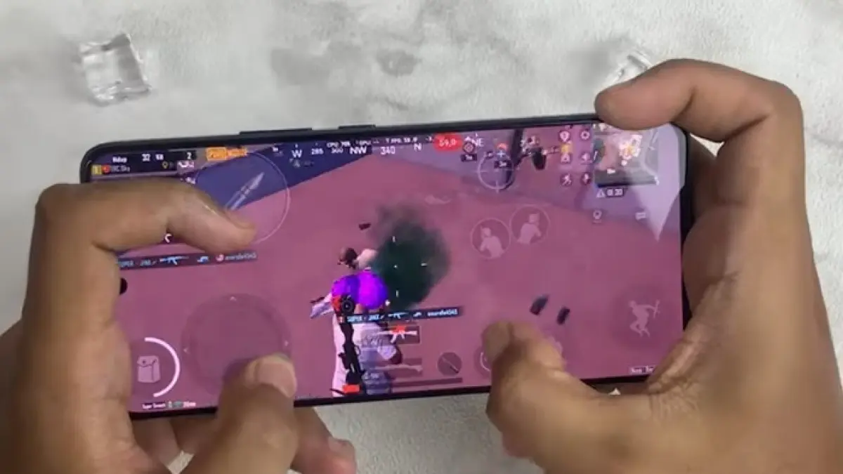 Rekomendasi HP gaming 2 jutaan terbaik 2026 dengan RAM besar, layar AMOLED 144Hz, dan baterai jumbo untuk gaming lancar.