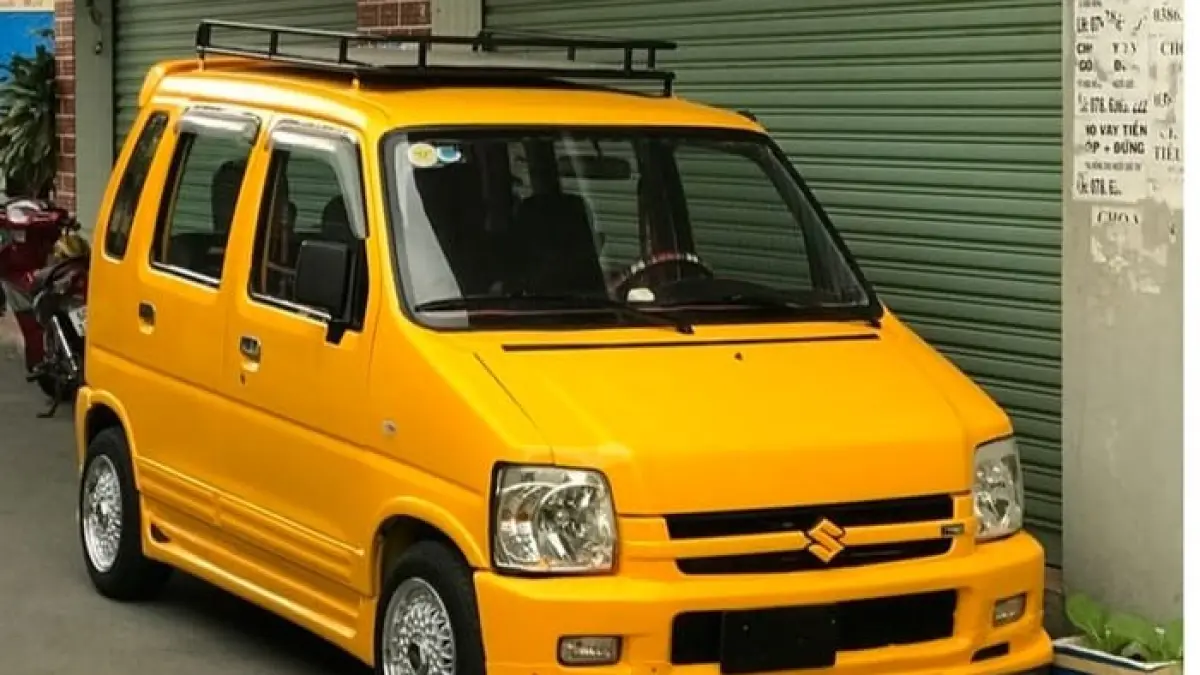 Suzuki Karimun 2026 hadir dengan desain baru, fitur modern, dan konsumsi BBM irit 22 km/l. Simak spesifikasi dan harga terbarunya.