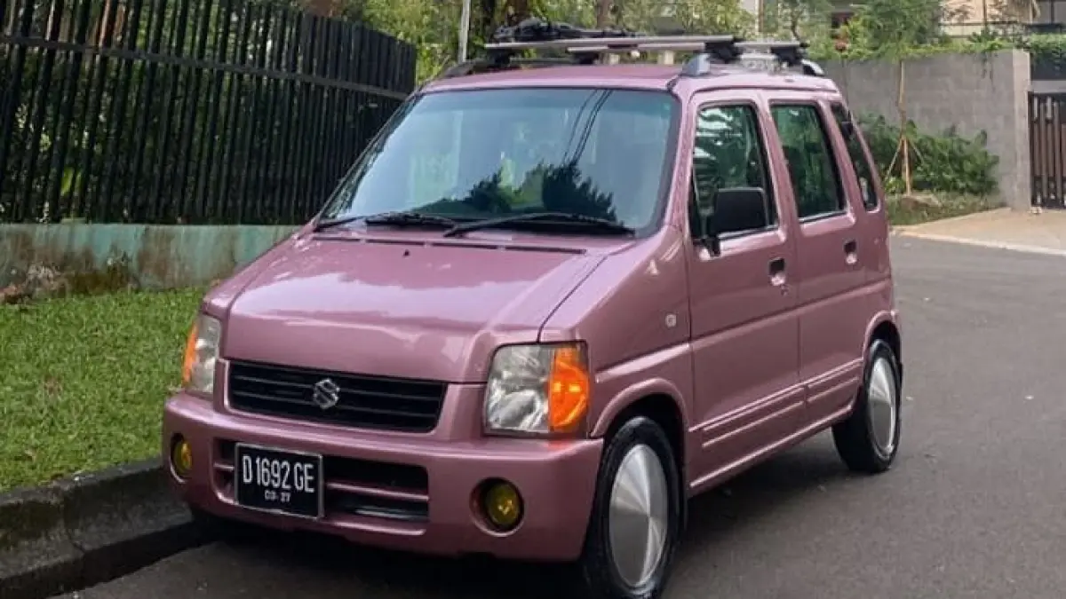 Suzuki Karimun 2026 hadir dengan desain modern, irit 20 km/l, dan harga mulai Rp230 jutaan. Simak spesifikasi lengkap city car ini.