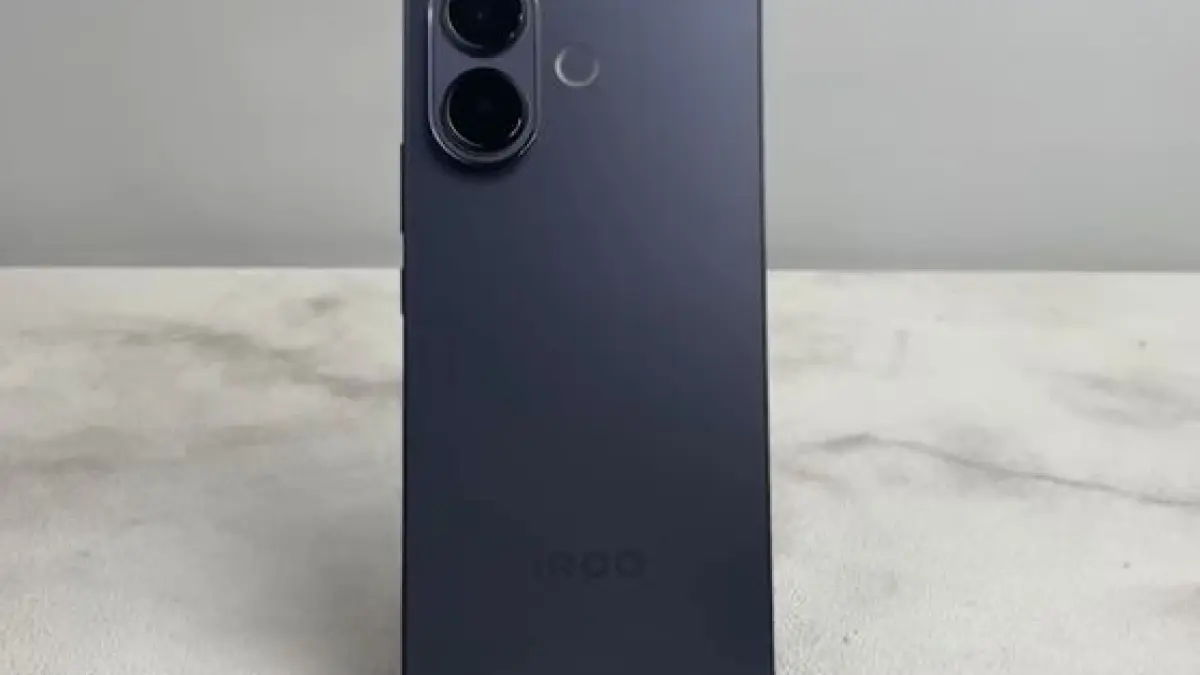 Bingung cari HP baru? Cek rekomendasi HP 3 jutaan terbaik 2026 di sini! Spek gaming kencang, baterai hingga 7.300 mAh, dan layar lengkung 1,5K.