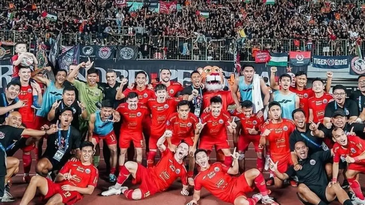 Bursa pelatih Persija Jakarta memanas. Kandidat pengganti Mauricio Souza datang dari pelatih lokal hingga asing berpengalaman.