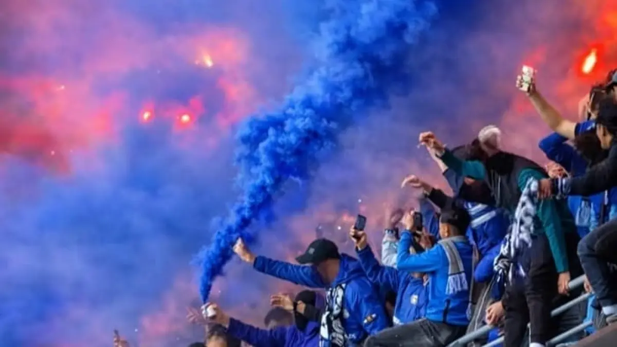 Persib Bandung hanya butuh 24 poin lagi untuk juara Superliga 2026, derby vs Persija jadi laga krusial penentu gelar.