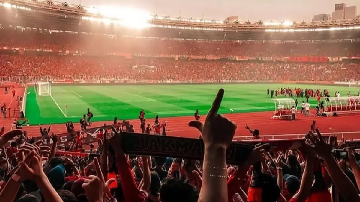 Persija Jakarta disorot usai hasil buruk. Dua kandidat pelatih baru mencuat, Jakmania desak evaluasi Mauricio Souza.