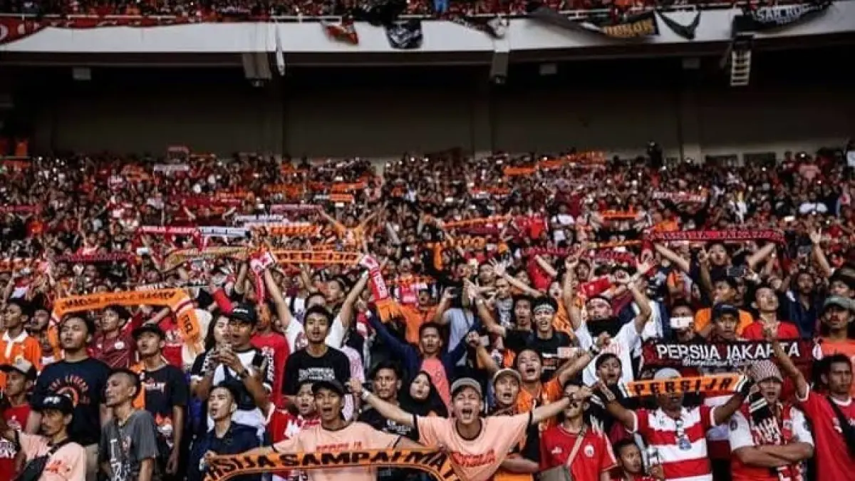 Persija Jakarta diterpa isu Mauricio Souza out. Jakmania desak Thomas Doll kembali, jelang laga panas lawan Bhayangkara FC.