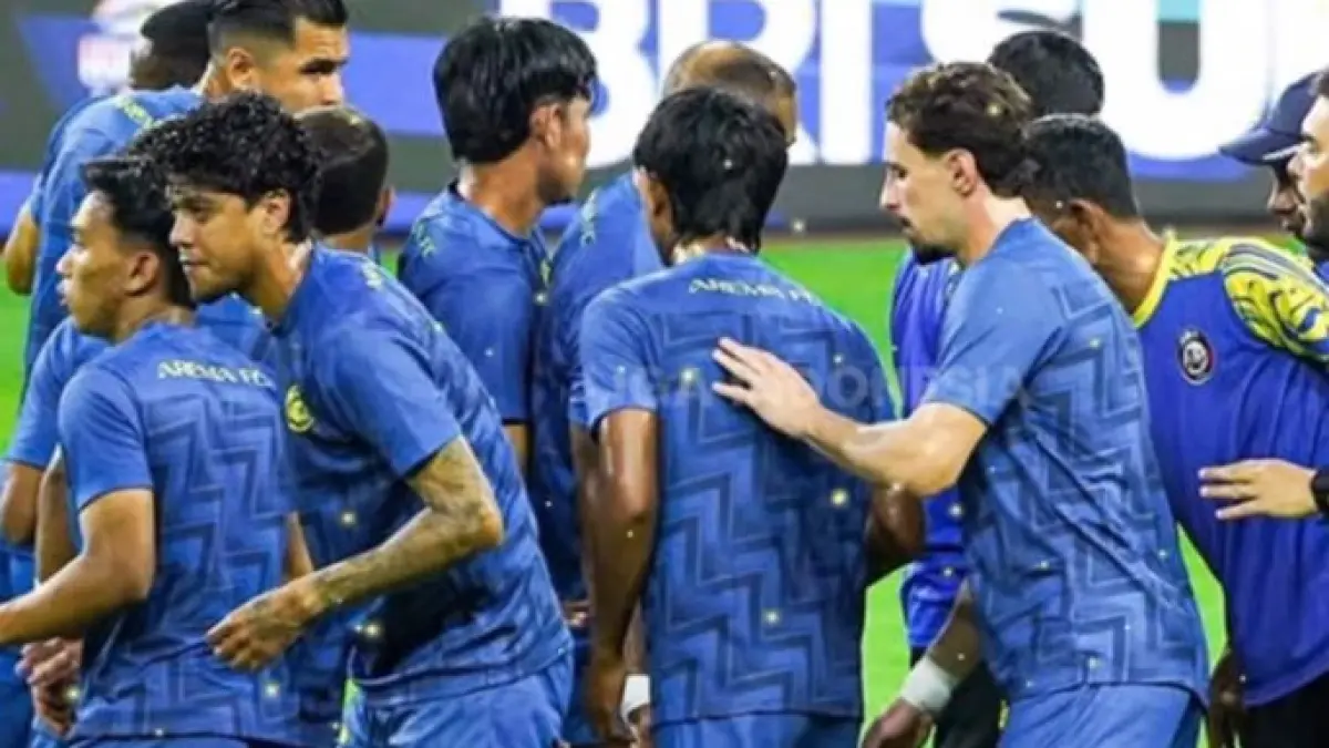 Update Berita Arema FC Hari Ini: Joel Vinicius tampil gacor hapus rekor buruk bomber asing! Tim pelatih tetap pantau latihan mandiri via WhatsApp.