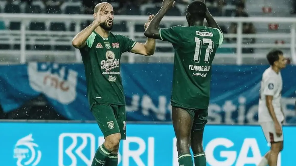 Persebaya Surabaya dekati Ramadan Sananta dengan peluang transfer gratis. Lini depan jadi fokus di tengah ancaman pemain hengkang.