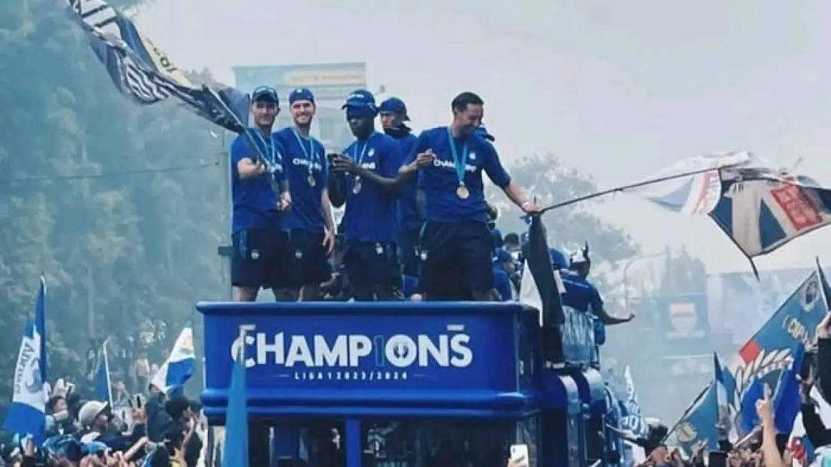 Persib Bandung dan Glen Sugita sukses ubah klub jadi profesional, lepas dari APBD, dan kini mandiri secara finansial.