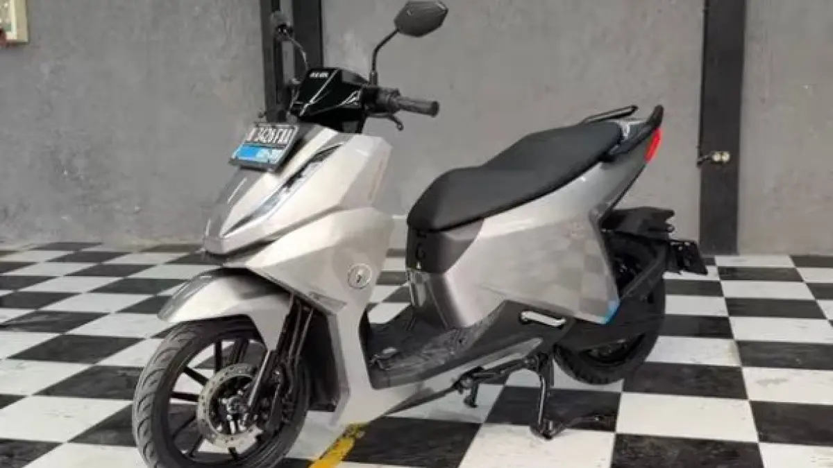 Review Alva N3 Next Generation: Motor listrik baterai LFP jarak tempuh 140 km, fitur Hill Start Assist, dan skema harga mulai Rp15 juta. Cek di sini!