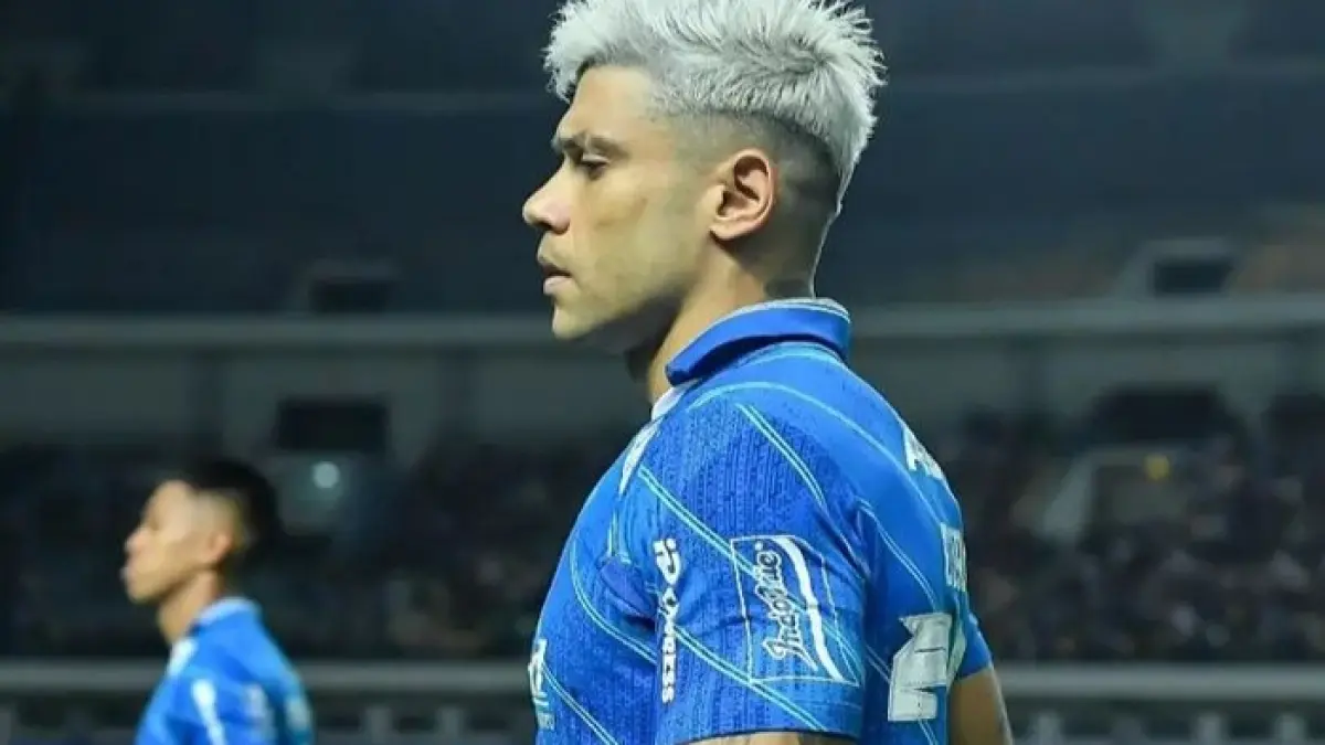 Rumor Sergio Castel ke Persib Bandung ramai dibahas, tapi belum ada konfirmasi resmi. Transfer nyata atau sekadar spekulasi?