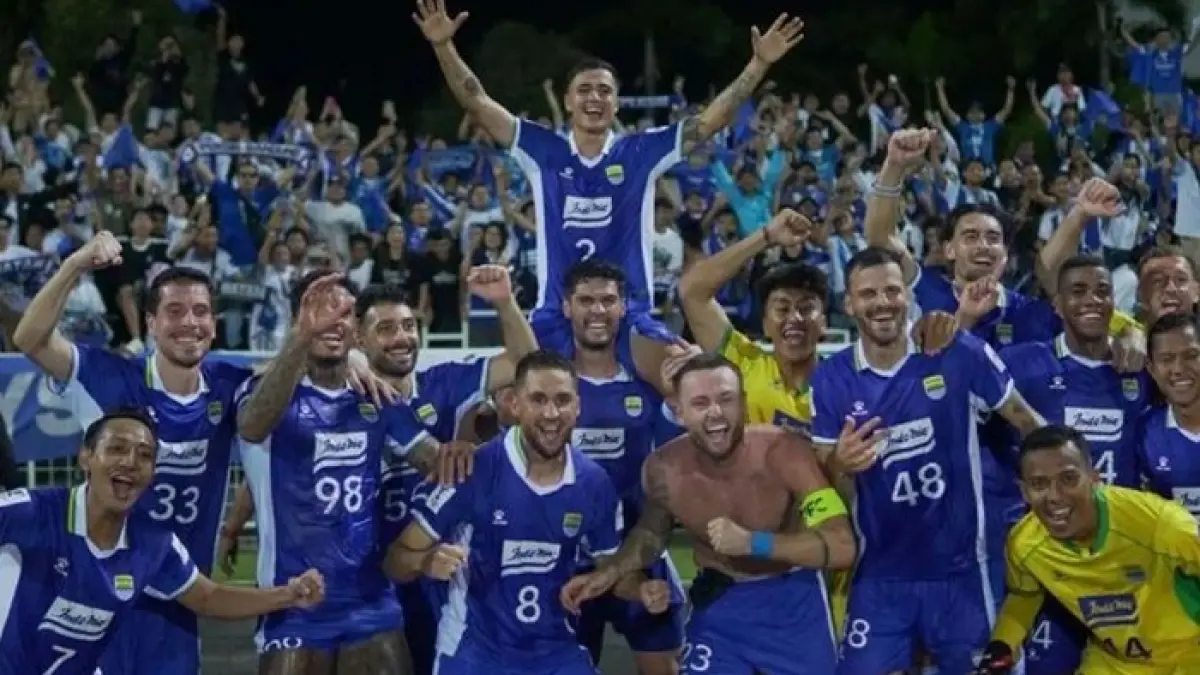 Transfer Persib terbaru 2026: 4 pemain Eropa masuk radar. Skuad Maung Bandung diprediksi makin kuat musim depan.