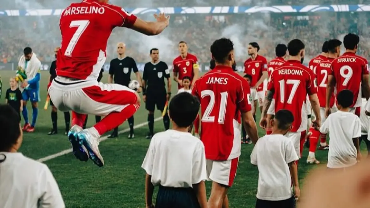 Kemenangan Timnas Indonesia 4-0 dikritik Bung Towel. Netizen bereaksi keras, perdebatan euforia vs realita pun memanas.