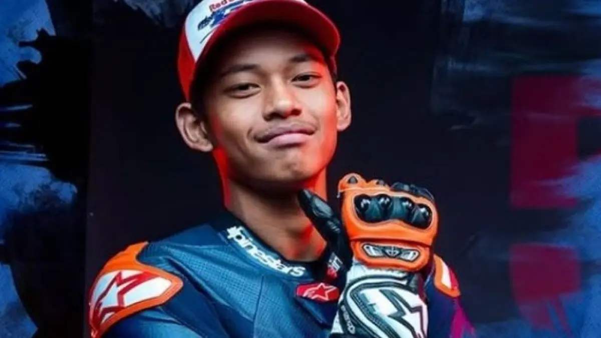 Sosok Veda Ega Pratama tembus Q2 Moto3 2026 di Austin. Rookie Indonesia ini makin diperhitungkan.