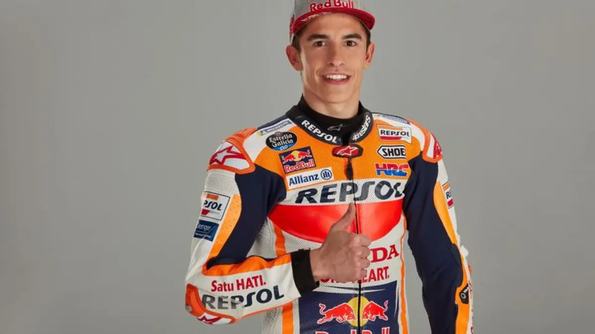 MotoGP Amerika 2026 memanas! Marc Marquez kena penalti long lap usai senggol Di Giannantonio. Simak kronologi lengkapnya.