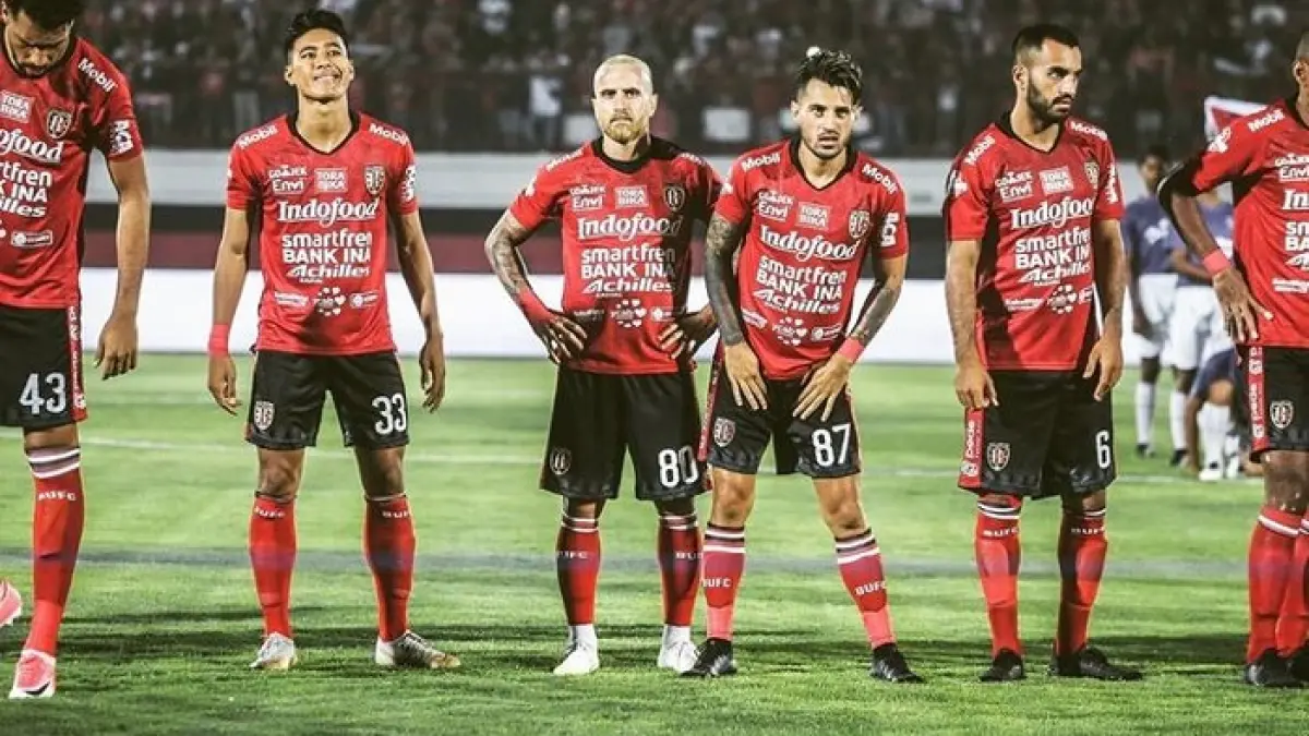 Bursa transfer BRI Super League 2025-2026 memanas, Bali United hingga Persebaya berburu pemain asing dan timnas.